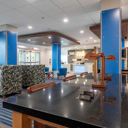 Holiday Inn Express & Suites - Staunton By Ihg Экстерьер фото
