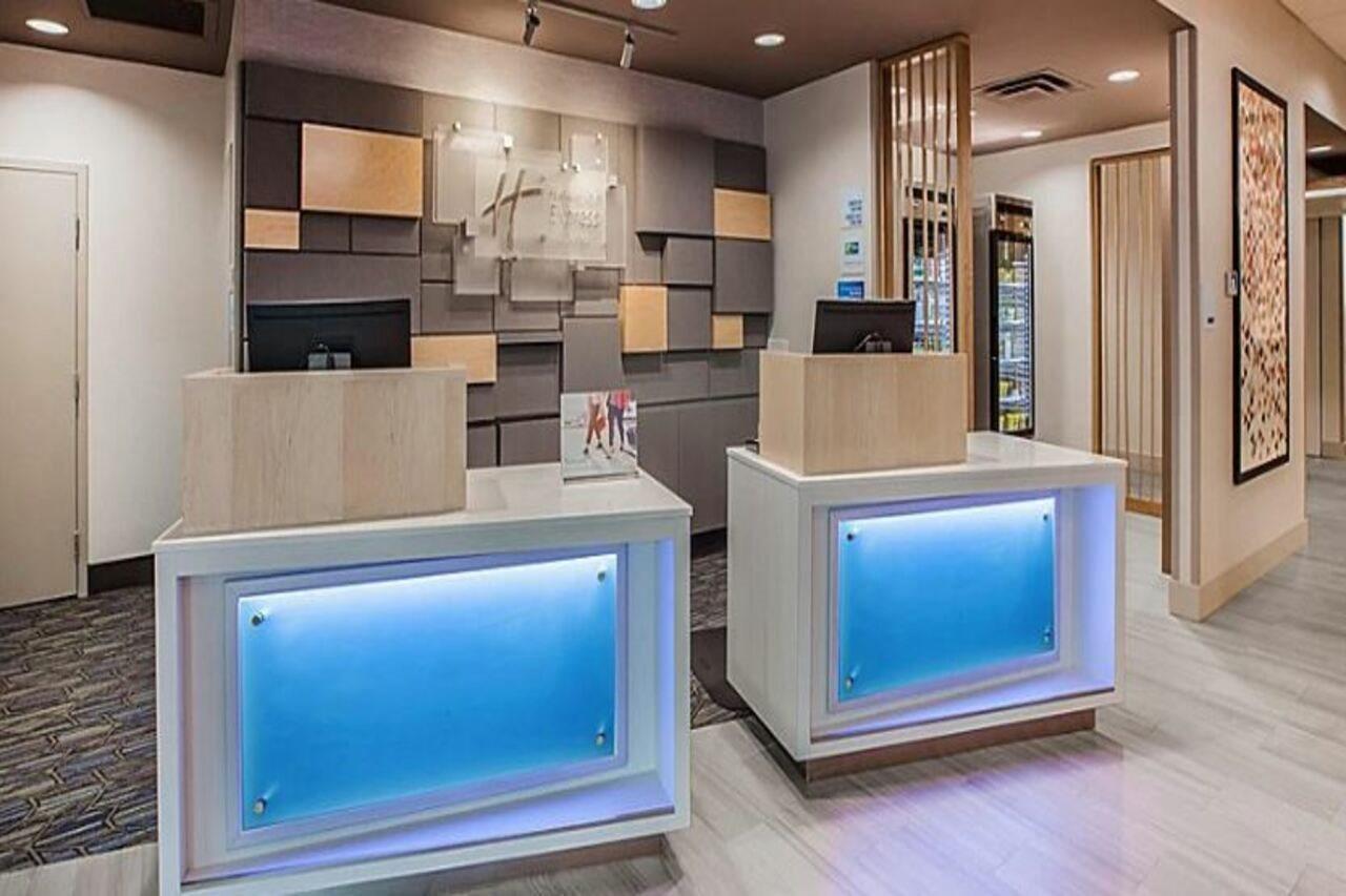 Holiday Inn Express & Suites - Staunton By Ihg Экстерьер фото