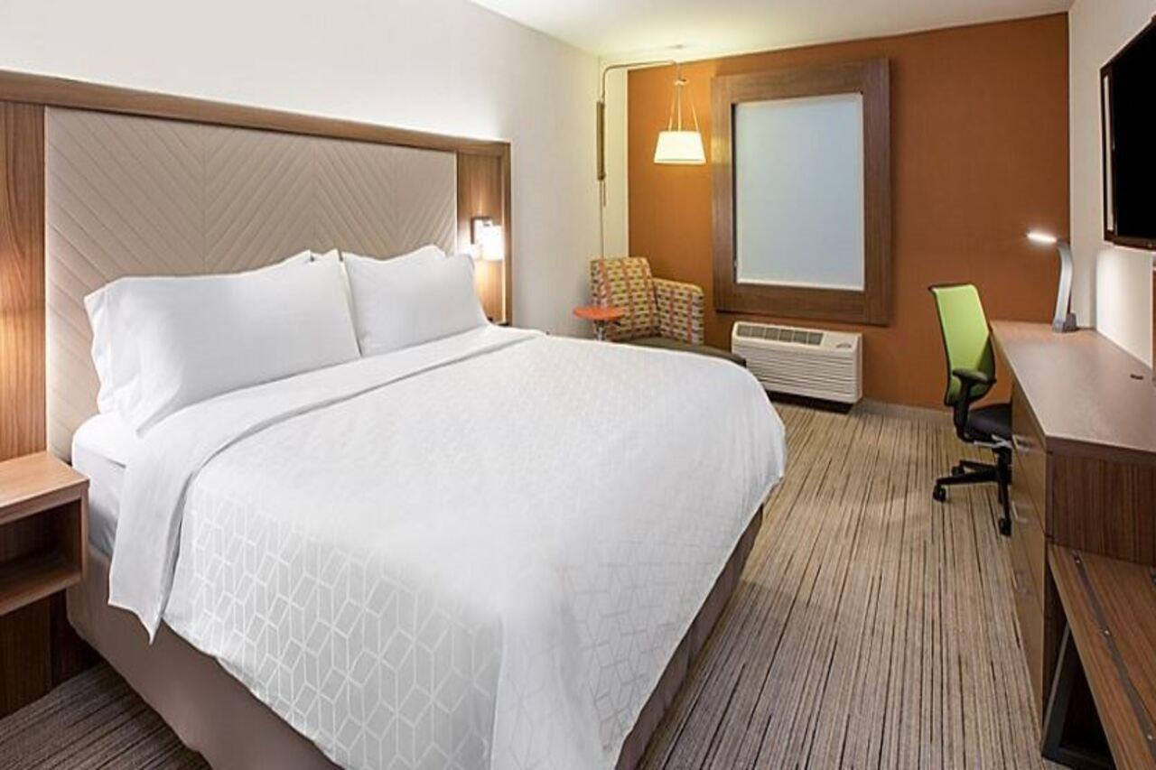 Holiday Inn Express & Suites - Staunton By Ihg Экстерьер фото